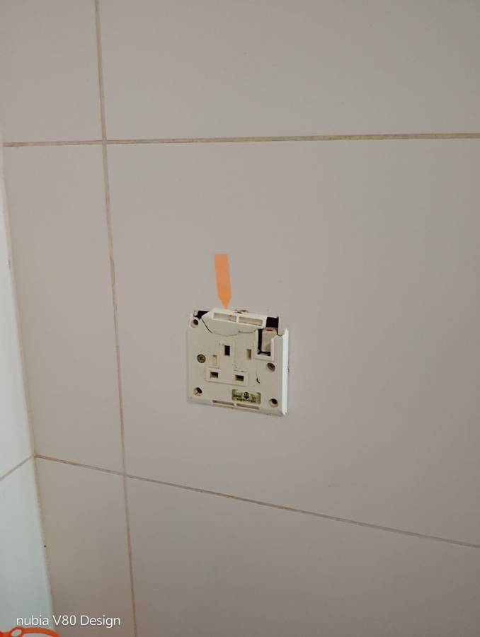 Before: Burnt socket replaced